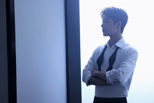 Обои картинки фото мужчины, xiao zhan, актер, рубашка, бабочка