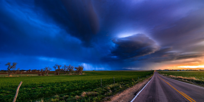 Обои картинки фото природа, дороги, буря, стихия, поле, тучи