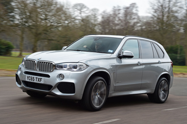 Обои картинки фото автомобили, bmw, 2015г, f15, uk-spec, m, sport, drive40e, x5