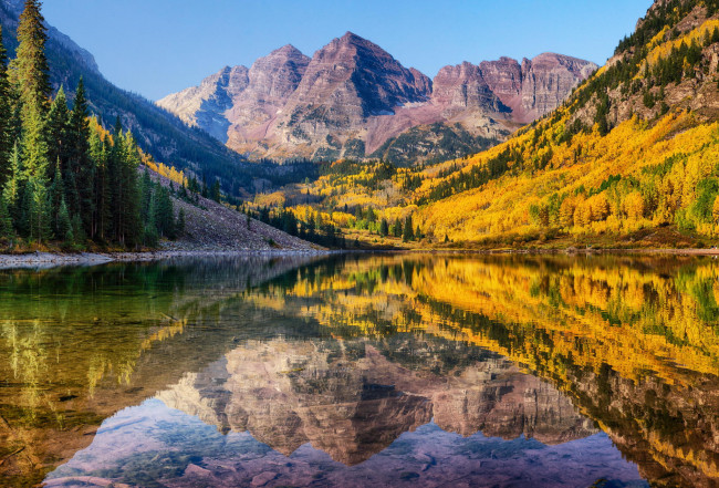 Обои картинки фото природа, реки, озера, лес, озеро, горы, осень