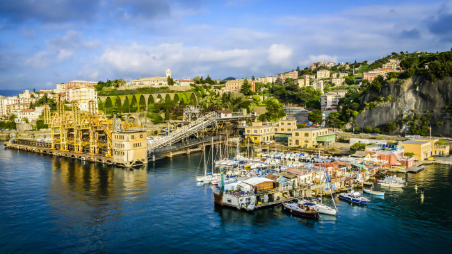 Обои картинки фото puerto de savona,  italy, города, - панорамы, простор