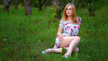 Картинка девушки -unsort+ рыжеволосые+и+другие взгляд платье трава