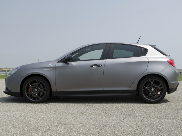 Обои картинки фото автомобили, alfa romeo, giulietta, alfa, romeo, launch, edition, verde, quadrifoglio, серый, 2014г, 940