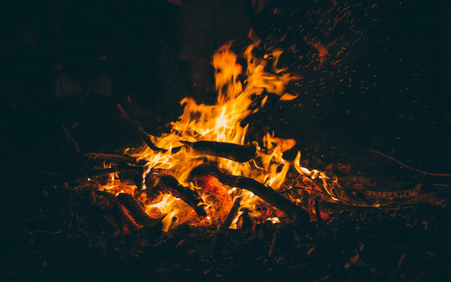 Обои картинки фото природа, огонь, пламя, поленья