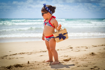 Картинка разное дети девочка очки купальник сумка пляж море