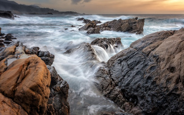 Картинка природа побережье горизонт тучи прибой океан камни