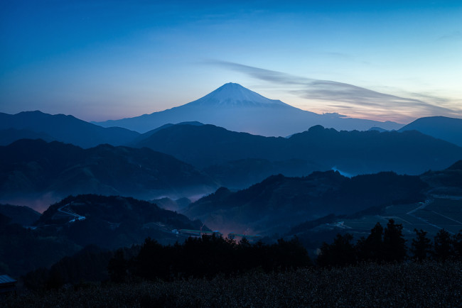 Обои картинки фото природа, горы, март, вечер, дымка, весна, гора, фудзияма, Япония