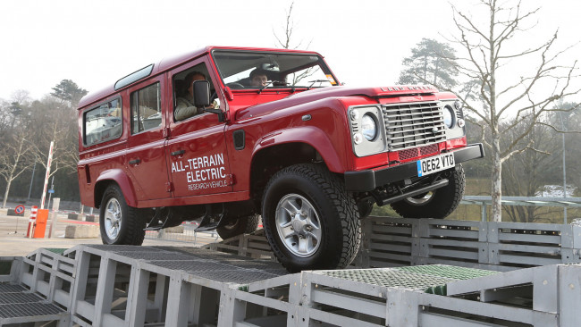 Обои картинки фото land-rover electric defender concept 2013, автомобили, land-rover, electric, defender, 2013, concept