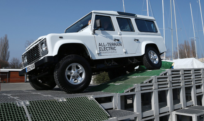 Обои картинки фото land-rover electric defender concept 2013, автомобили, land-rover, electric, defender, concept, 2013