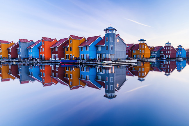 Обои картинки фото города, - здания,  дома, дома, небо, город, гронинген, нидерланды, отражения, вода