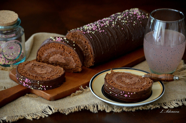 Обои картинки фото еда, пирожные,  кексы,  печенье, сок, рулет, шоколад