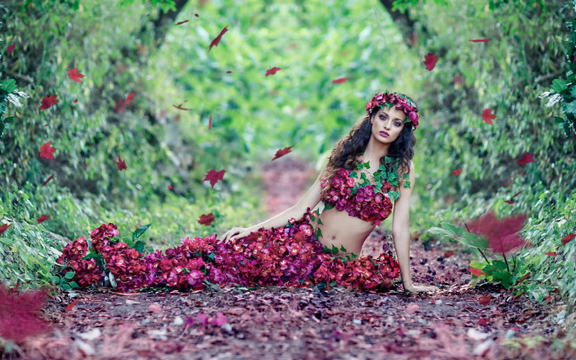 Обои картинки фото девушки, -unsort , креатив, alessandro, di, cicco, девушка, листья, цветы, осень