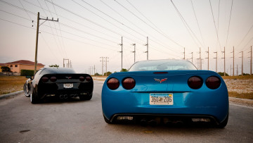 обоя автомобили, corvette, корвет, черный, синий, дорога