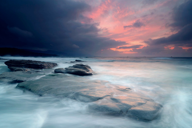 Обои картинки фото природа, моря, океаны, море, камни, закат