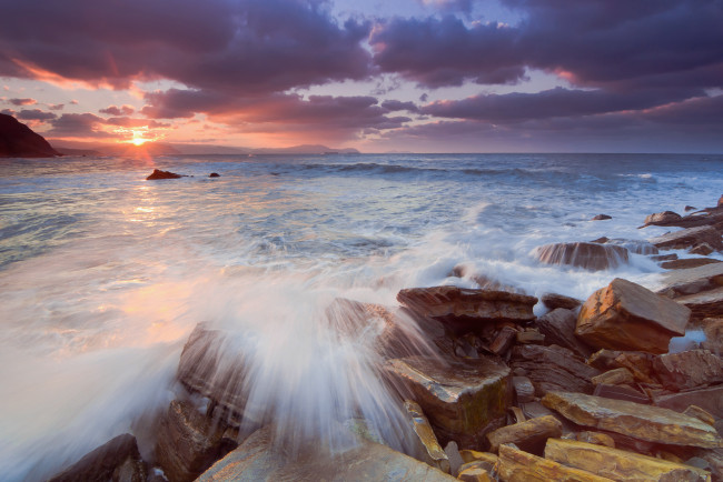 Обои картинки фото природа, моря, океаны, море, закат, камни