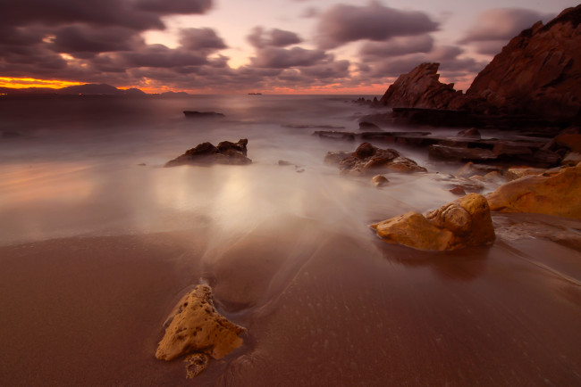 Обои картинки фото природа, побережье, море, скалы, закат, камни