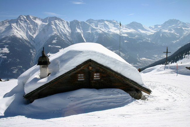Обои картинки фото природа, зима, шале, снег, горы