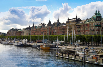 Картинка города стокгольм швеция яхты набережная дома вода