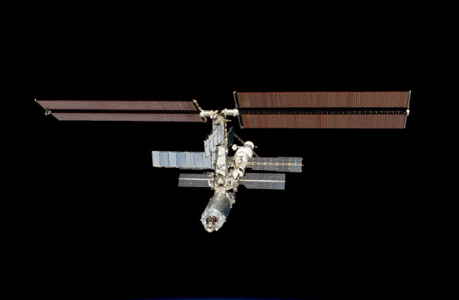 Обои картинки фото космос, космические, корабли, станции, станция, мир