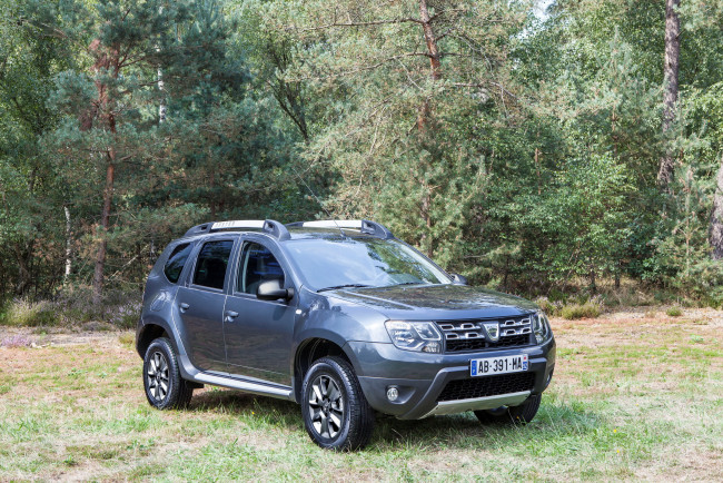 Обои картинки фото 2013, dacia, duster, автомобили, дорожка, лес