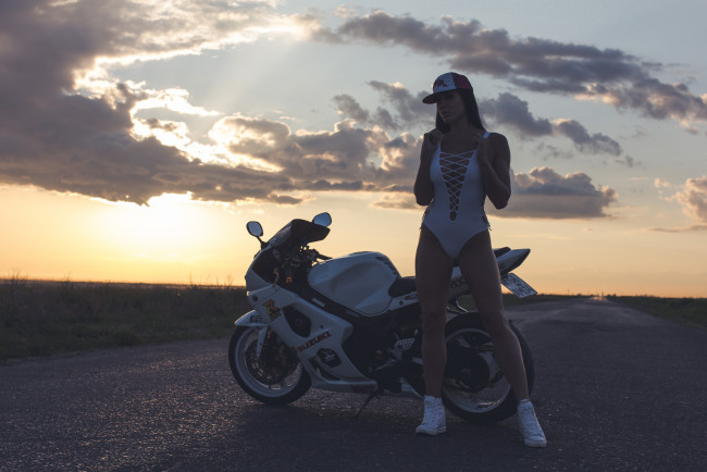 Обои картинки фото мотоциклы, мото с девушкой, окси, crazy, vamp, коновалова, Чувагина