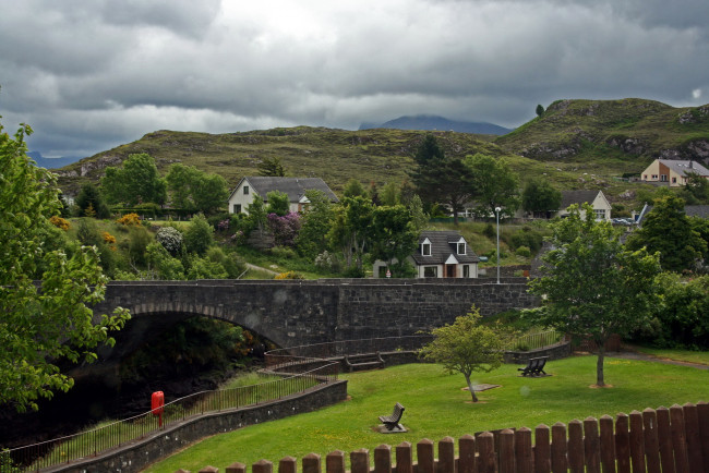 Обои картинки фото poolewe, scotland, города, пейзажи, пейзаж, деревья, поля, дома