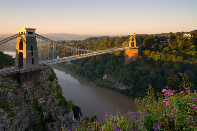 Обои картинки фото города, - мосты, bristol, clifton, avon, gorge, панорама, цветы, река, suspension, bridge, мост, эйвон, англия, бристоль, клифтон, эйвонское, ущелье, клифтонский, england, river