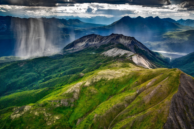 Обои картинки фото природа, горы, сша, дождь, тучи, аляска