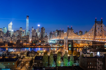 обоя midtown manhattan - new york,  ny, города, нью-йорк , сша, небоскребы, огни, ночь, мост