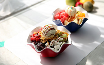 Картинка еда мороженое +десерты шарики ломтики фрукты лакомство десерт