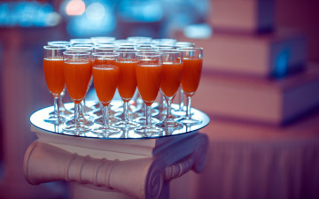 Картинка еда напитки +сок апельсиновый бокалы напиток поднос сок