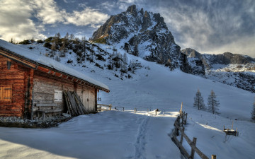 Картинка природа зима дом снег вершина
