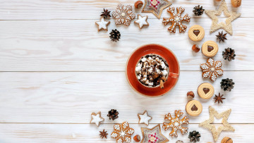Картинка праздничные угощения пряники печенье шишки орехи