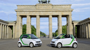 обоя smart fortwo electric drive coupe and cabrio 2013, автомобили, smart, electric, fortwo, coupe, 2013, cabrio, drive