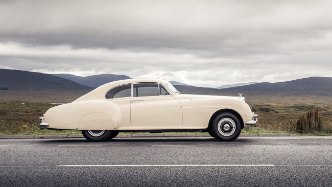 Обои картинки фото bentley r-type continental 1952, автомобили, bentley, 1952, continental, r-type