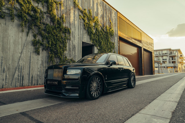 Обои картинки фото автомобили, rolls-royce, rolls, royce, wall, green, black, suv, cullinan