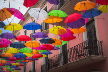 Картинка разное сумки +кошельки +зонты балкон зонтики разноцветные
