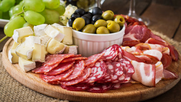 обоя еда, разное, виноград, оливки, маслины, сыр, колбаса, ветчина