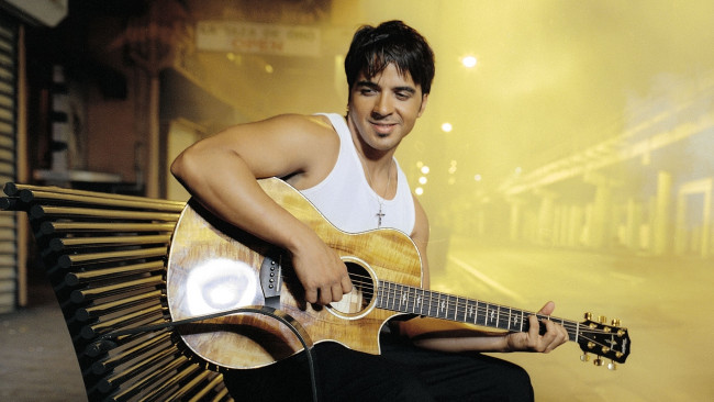 Обои картинки фото музыка, luis fonsi, певец, гитара