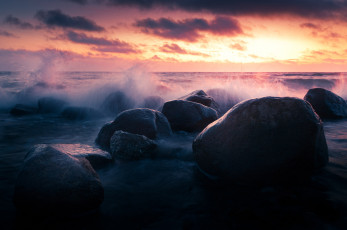 Картинка природа камни минералы море прибой закат