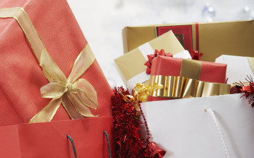 Картинка праздничные подарки коробочки ленты пакеты коробки