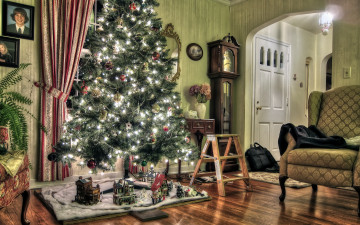 Картинка праздничные Ёлки часы елка комната