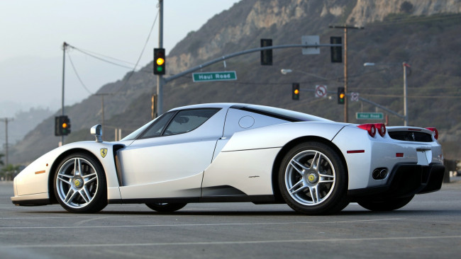 Обои картинки фото ferrari, enzo, автомобили, автомобиль, мощь, скорость, красота