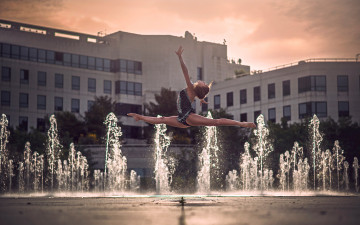 Картинка спорт гимнастика трико samantha ay гимнастка фонтан город полёт