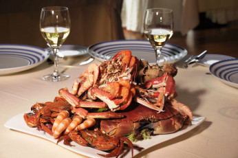 Картинка еда рыбные+блюда +с+морепродуктами вино креветки крабы
