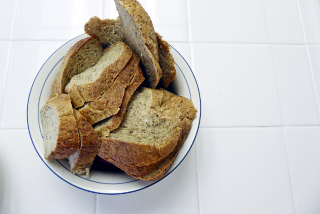 Обои картинки фото еда, хлеб,  выпечка, ломтики
