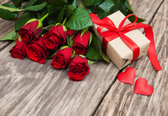 Картинка календари праздники +салюты цветы розы коробка подарок