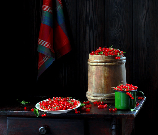 Обои картинки фото еда, смородина, ягоды, красная