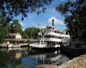 Картинка disneyland liberty bell docked корабли теплоходы