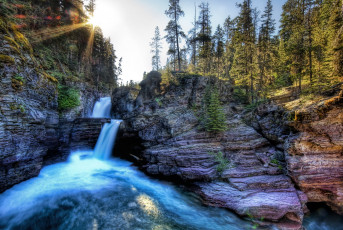 Картинка природа водопады солнце вода поток деревья камни